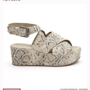 Brand new Matisse snakeskin platform sandals size 7